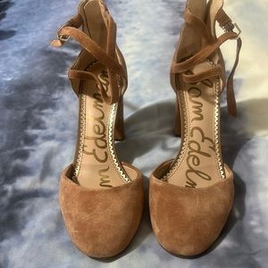 Sam Edelman size 7 dorsay pumps with round toe size 7
